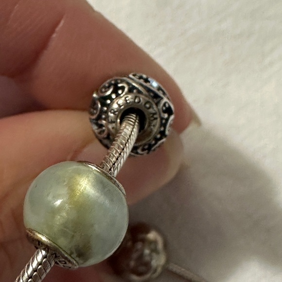 Retired Pandora Essence bracelet & 5 charms - Picture 8 of 13